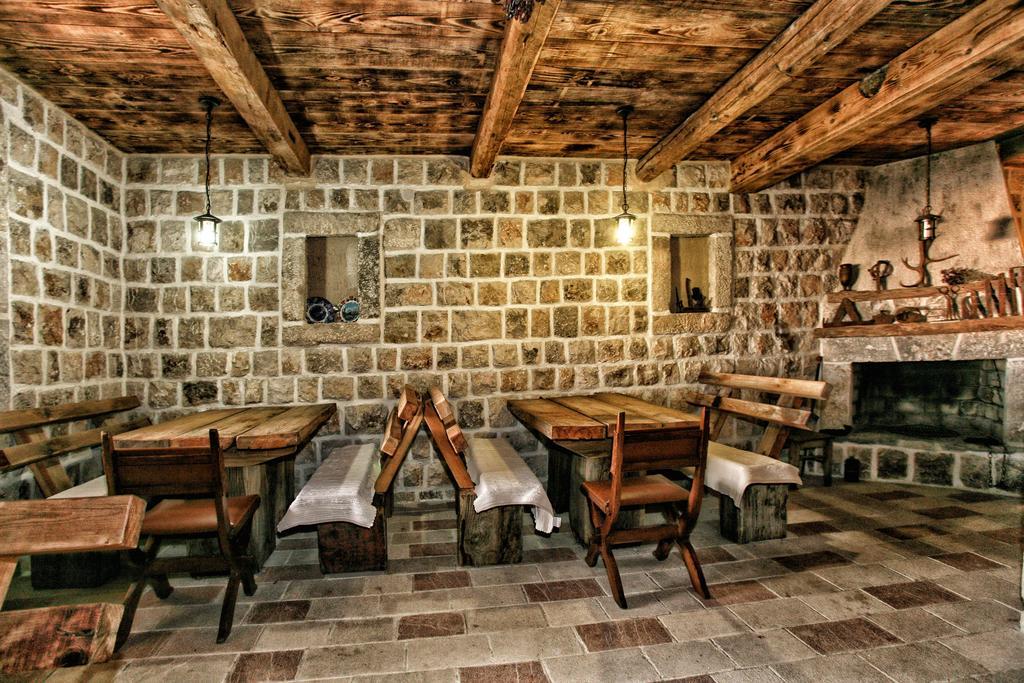 B&B Apart Hotel Pastrovski Konak Sveti Stefan Exterior photo