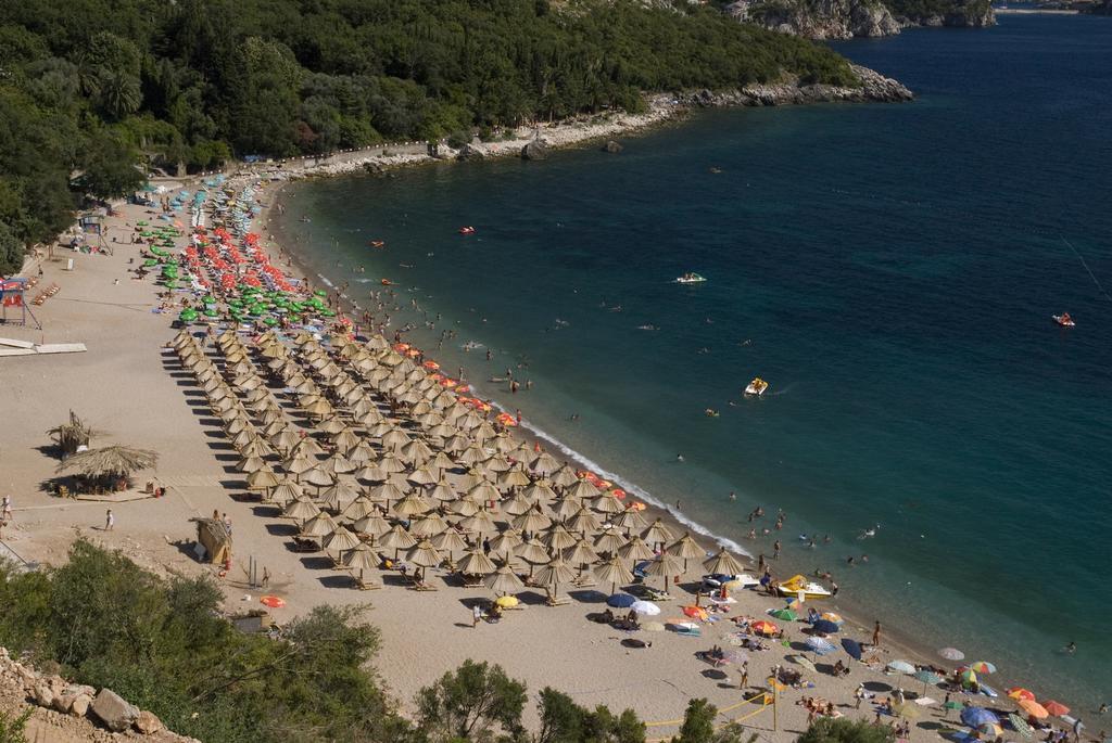 B&B Apart Hotel Pastrovski Konak Sveti Stefan Exterior photo