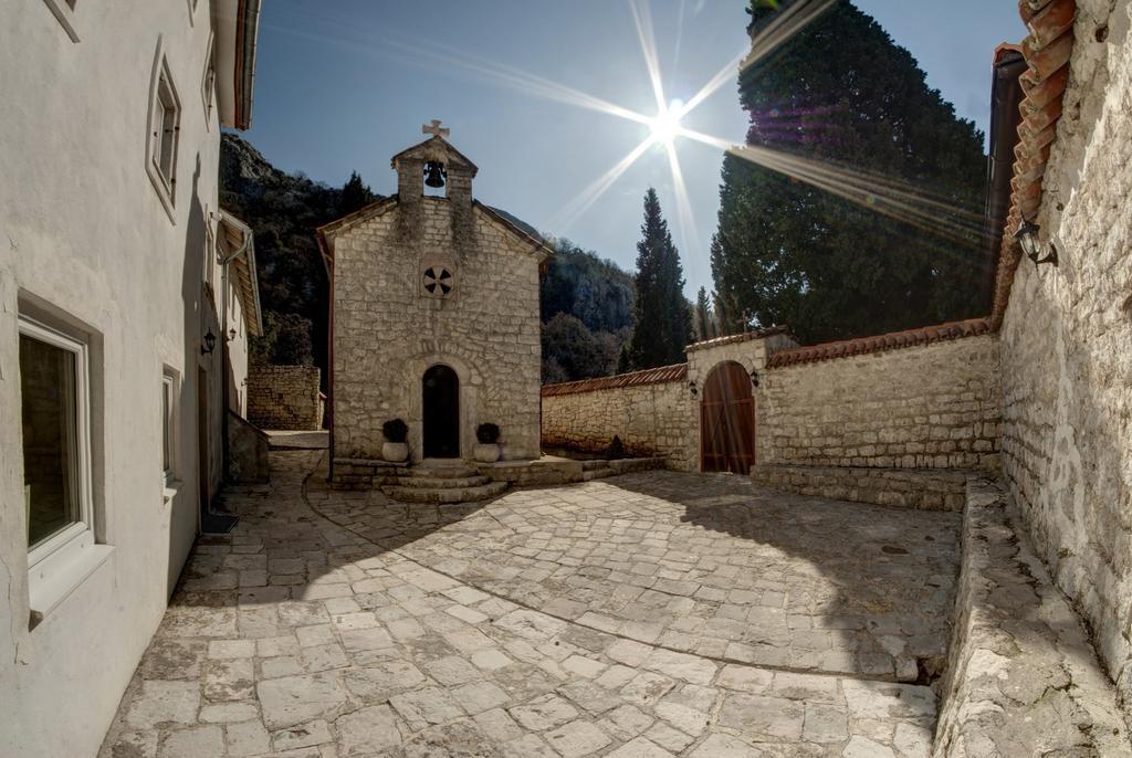 B&B Apart Hotel Pastrovski Konak Sveti Stefan Exterior photo